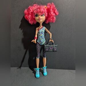 Monster High Howleen Wolf Hop Hop Dance Class Doll